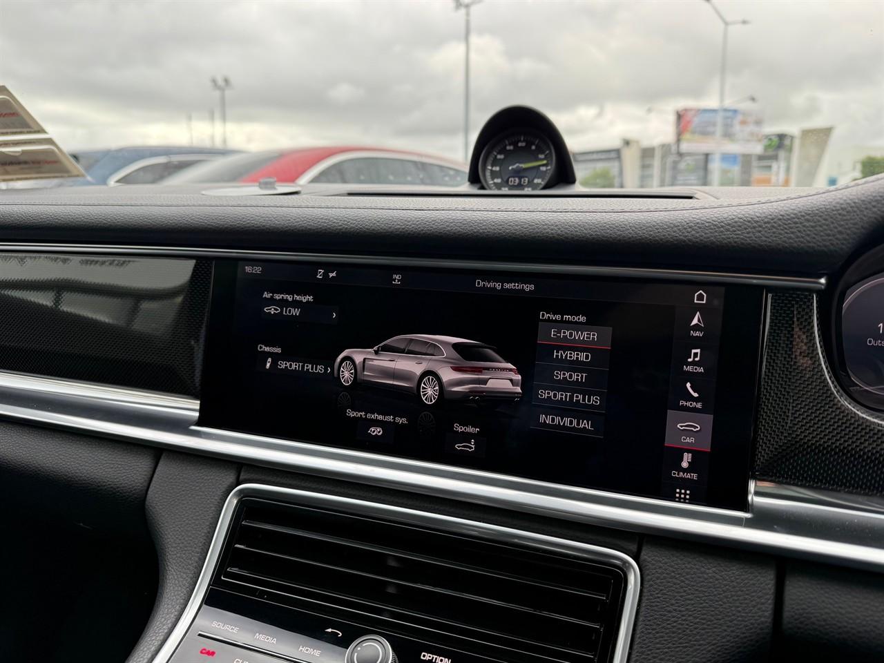 image-11, 2018 Porsche Panamera 4 e-hybrid Sport Turismo at Christchurch