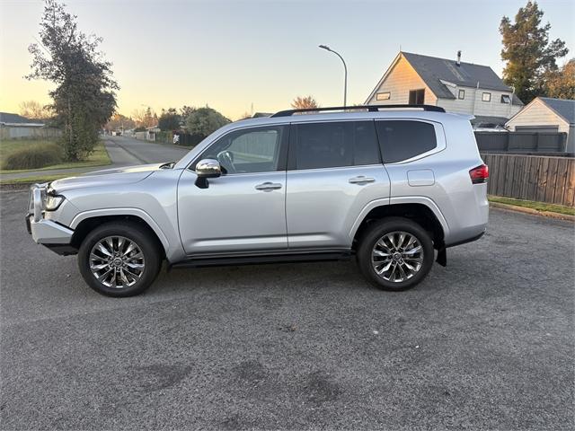 image-4, 2024 Toyota Land Cruiser 300 VX Limited 3.3DT 10AT at Waimakariri