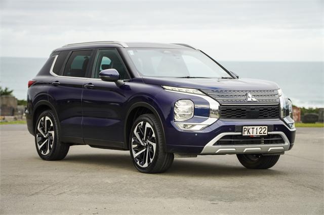 image-0, 2022 Mitsubishi Outlander XLS 2.5 2WD auto at Dunedin
