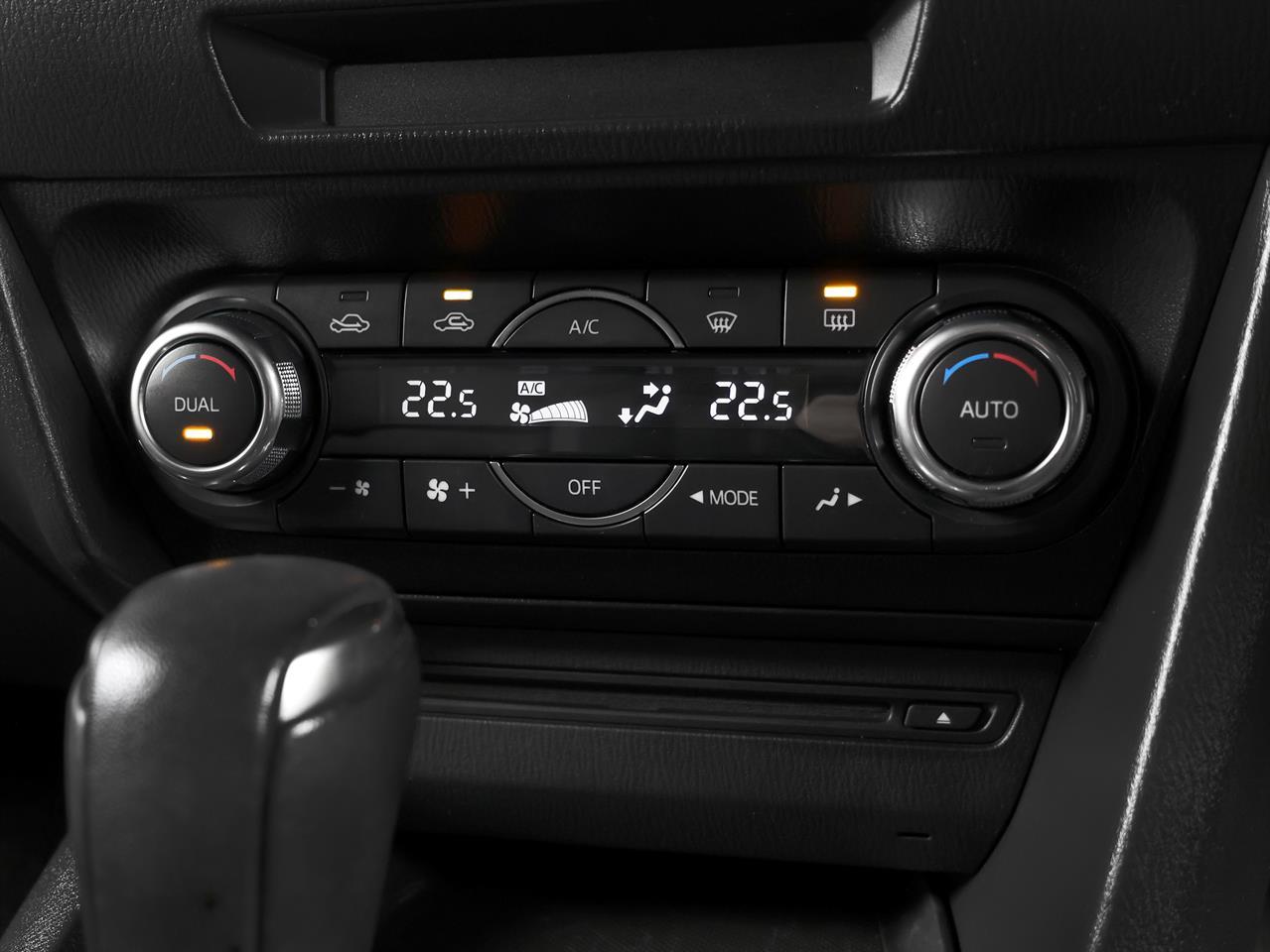 image-16, 2013 Mazda Axela Sport 20S 'Skyactiv' at Christchurch