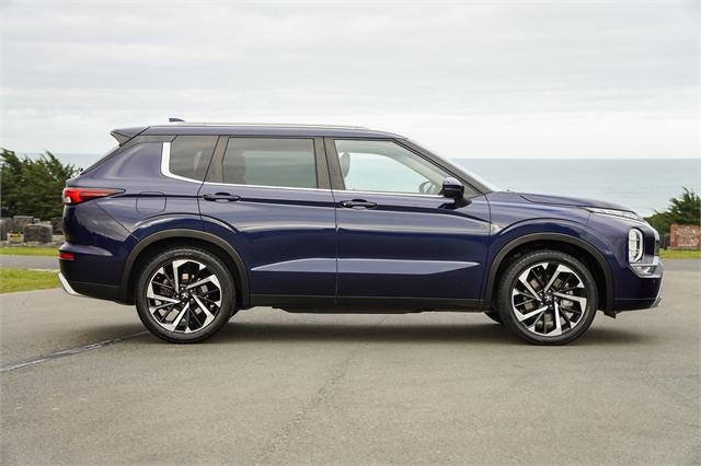 image-1, 2022 Mitsubishi Outlander XLS 2.5 2WD auto at Dunedin