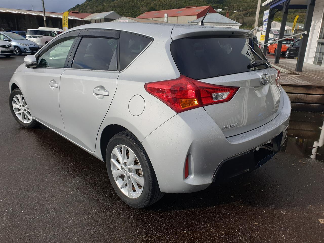 2012 Toyota Auris 150X S PACKAGE on handshake