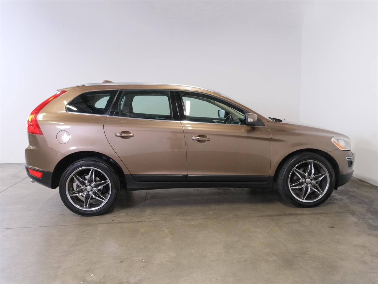 image-9, 2011 Volvo XC60 T6 AWD at Christchurch