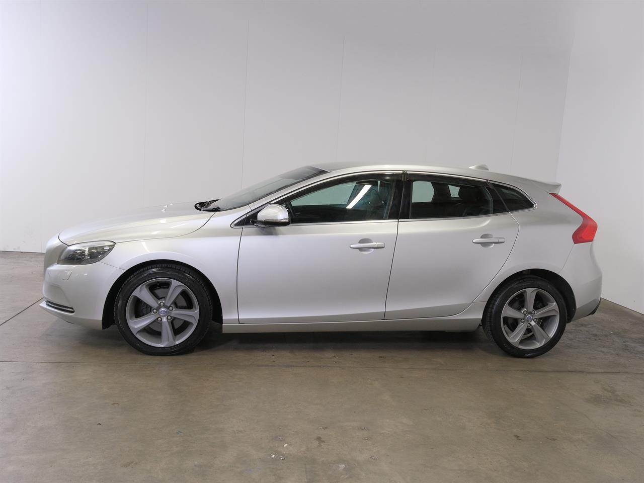 image-5, 2014 Volvo V40 T4 at Christchurch