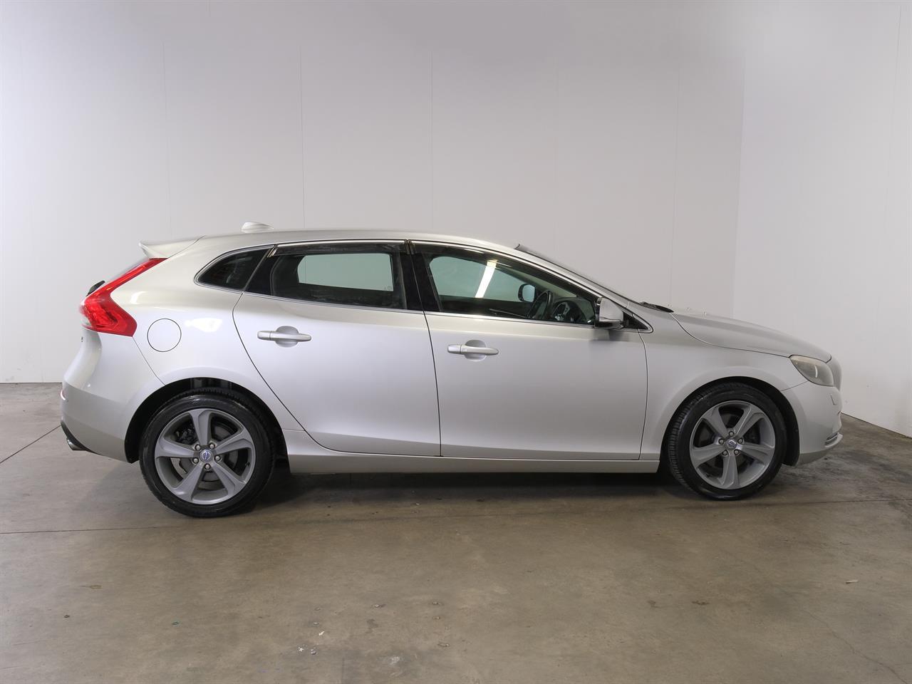 image-10, 2014 Volvo V40 T4 at Christchurch