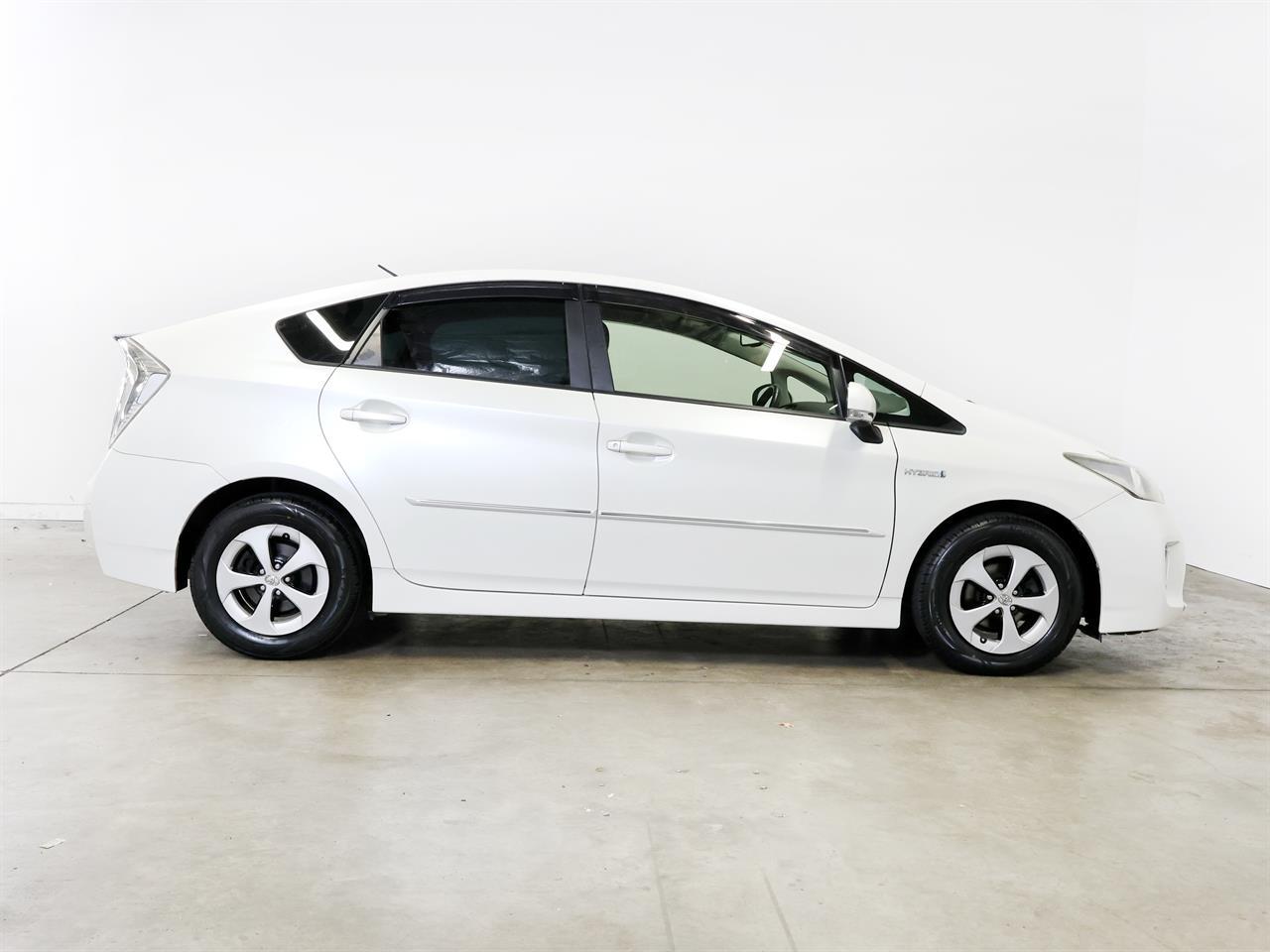 image-9, 2013 Toyota PRIUS 1.8lt Hybrid G-Package at Christchurch