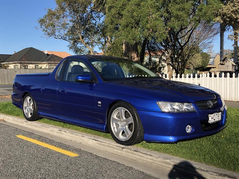 2004 Holden Commodore VZ SV6 UTE on handshake