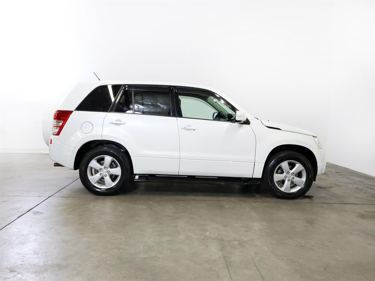 image-9, 2009 Suzuki Escudo 2.4lt 4WD 5-Speed Manual at Christchurch