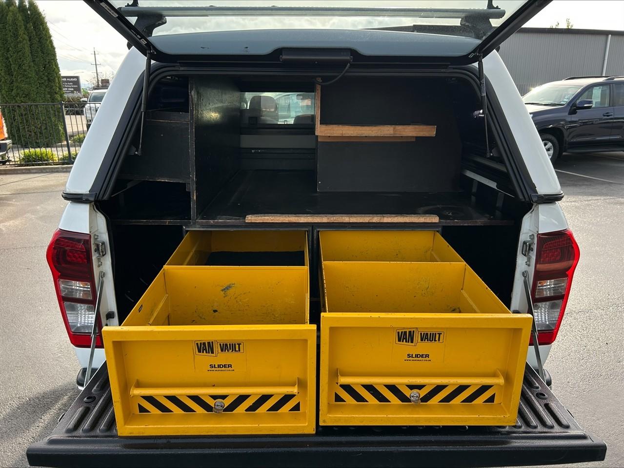 image-6, 2016 Isuzu D-MAX LS DC 3.0D/5MT at Waimakariri