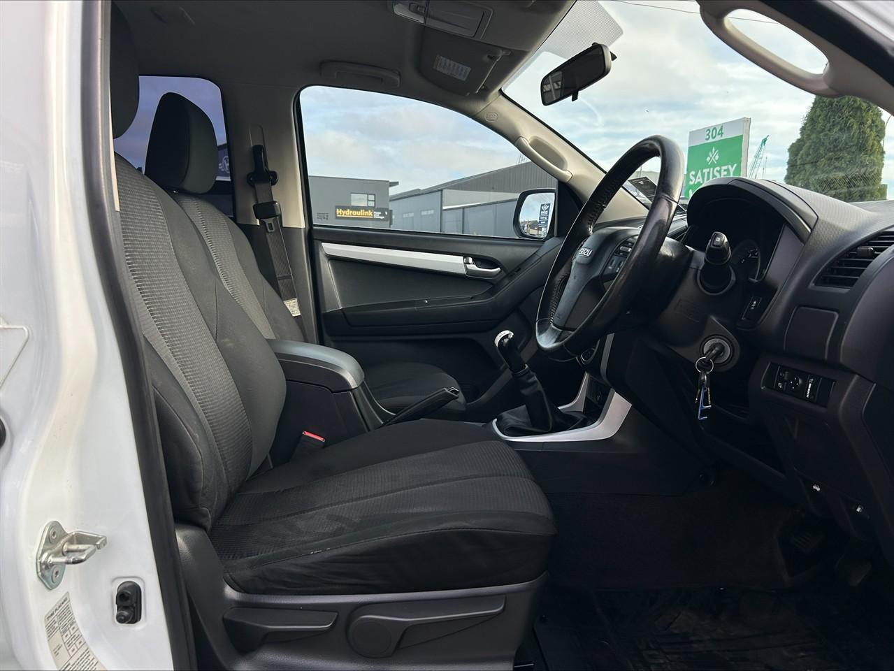image-8, 2016 Isuzu D-MAX LS DC 3.0D/5MT at Waimakariri