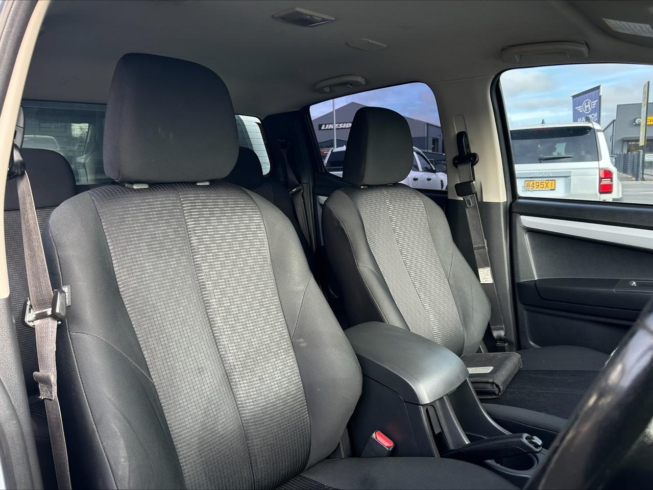 image-14, 2016 Isuzu D-MAX LS DC 3.0D/5MT at Waimakariri