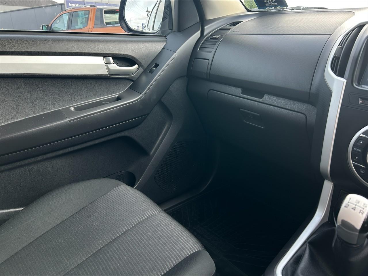 image-13, 2016 Isuzu D-MAX LS DC 3.0D/5MT at Waimakariri