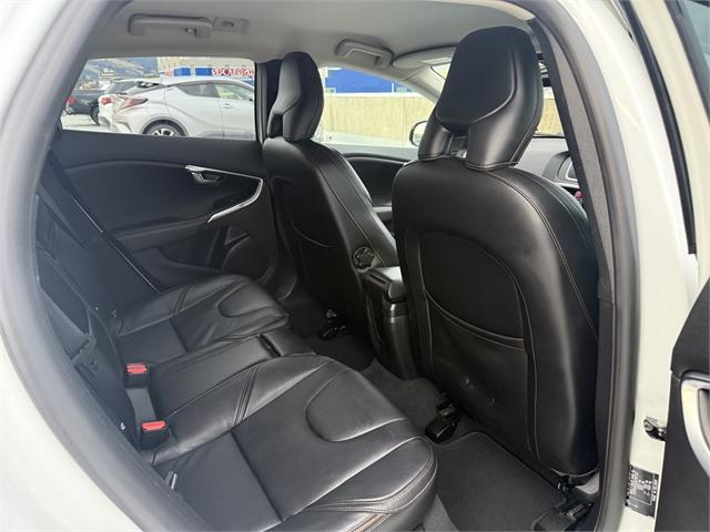 image-11, 2016 Volvo V40 C/Country T5 Luxury at Dunedin