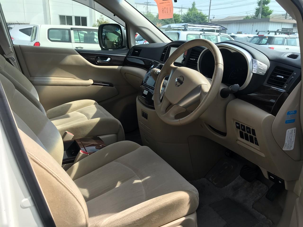 2013 nissan elgrand 250xg 8seater for sale in christchurch