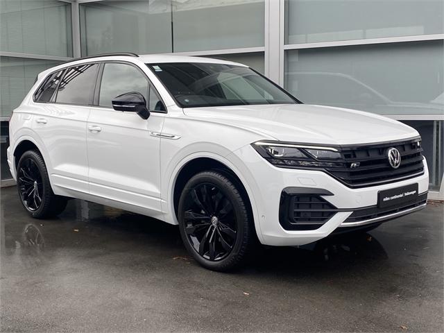 vw touareg 2022 black