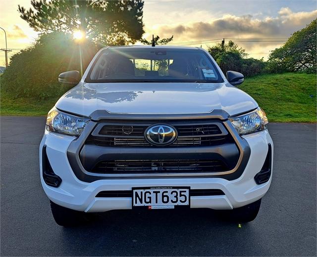 image-1, 2021 Toyota Hilux SR 2.8DT 6MT 4WD DCW/4D/5S (JFDF at Dunedin