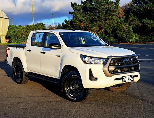 image-0, 2021 Toyota Hilux SR 2.8DT 6MT 4WD DCW/4D/5S (JFDF at Dunedin