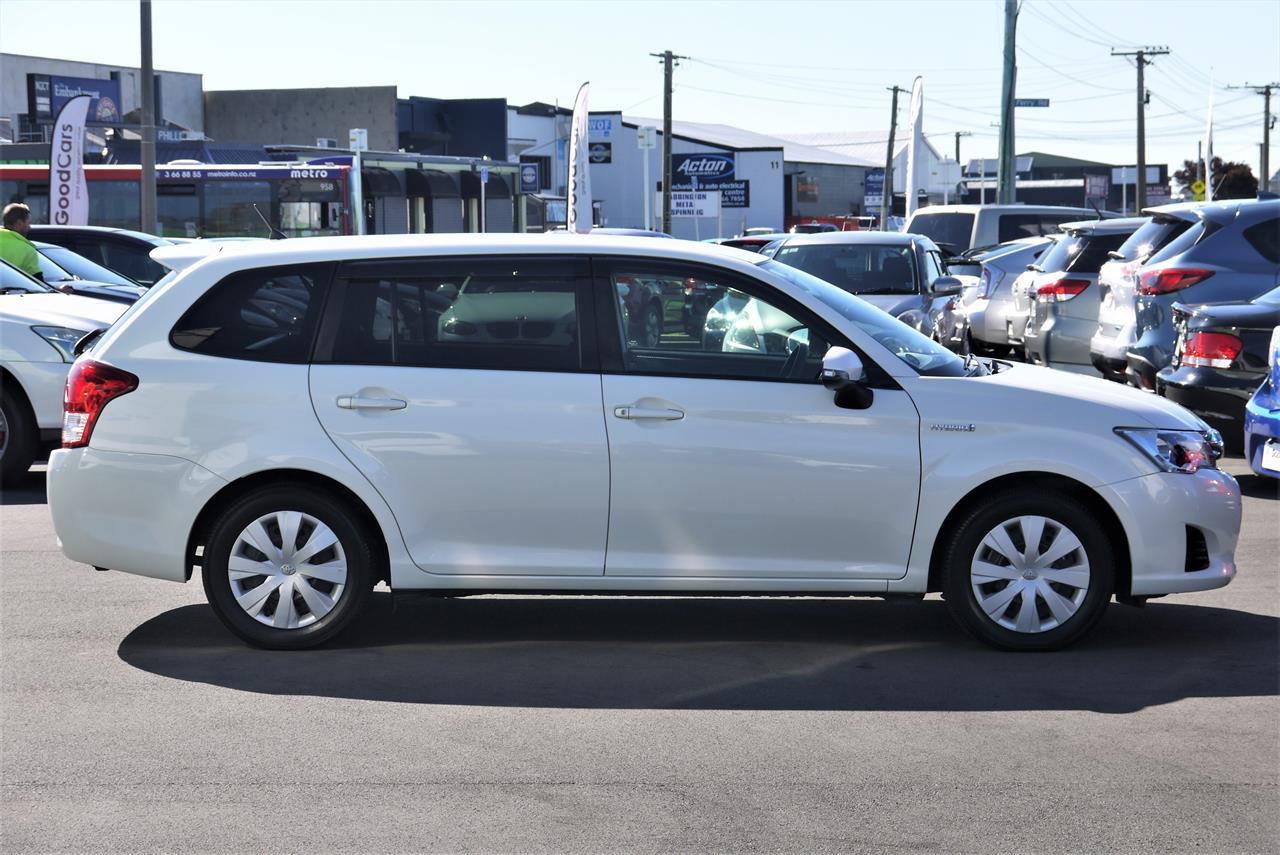 2014 Toyota COROLLA FIELDER HYBRID on handshake