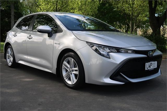 2018 Toyota Corolla GX 1.8P Hybrid on handshake