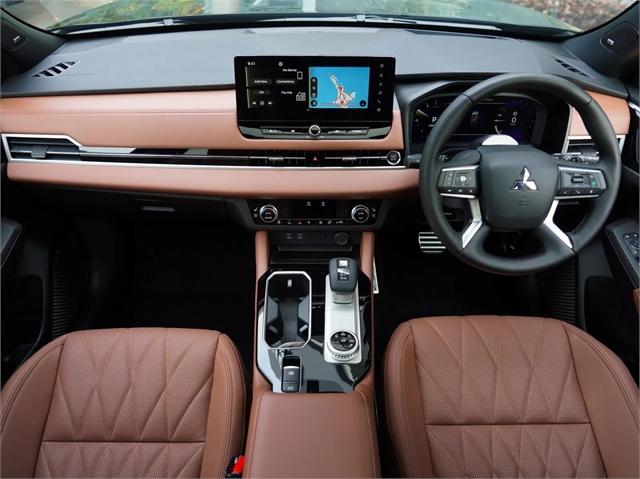 image-5, 2025 Mitsubishi Outlander Exceed 4x4 auto at Dunedin