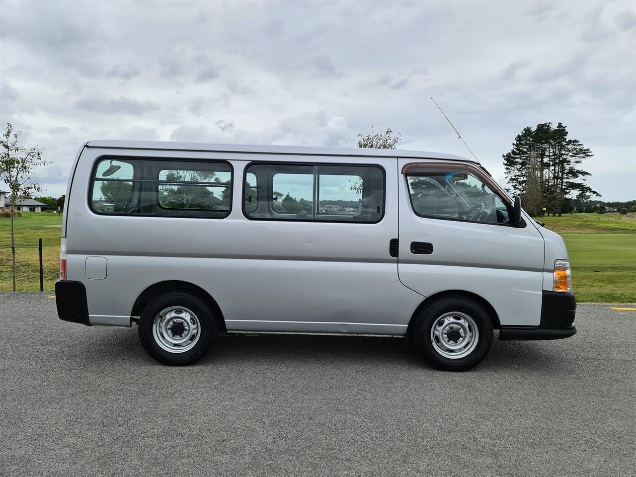 Nissan caravan iv