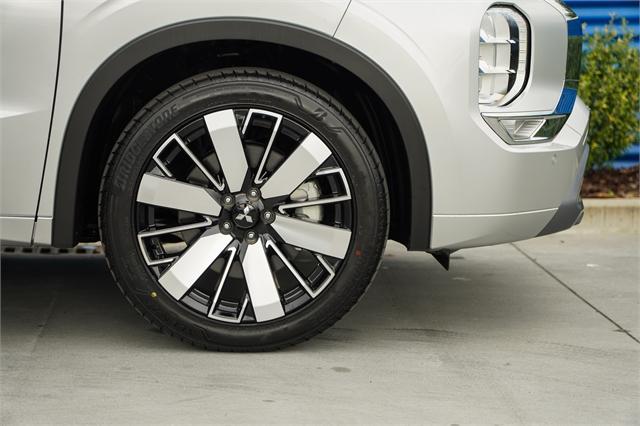 image-4, 2025 Mitsubishi Outlander VRX 4x4 auto at Dunedin