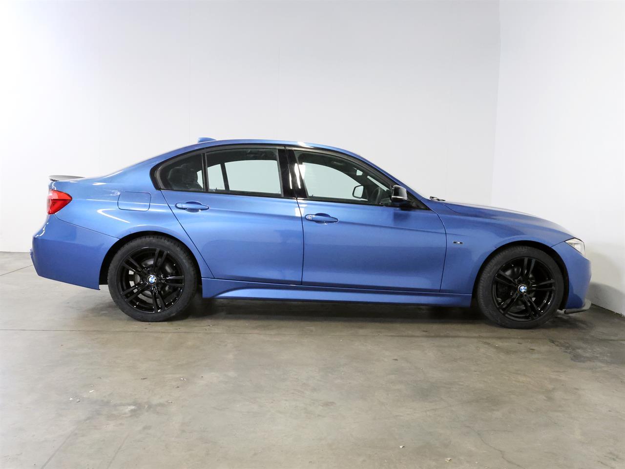 image-9, 2013 BMW 320i M-Sport at Christchurch