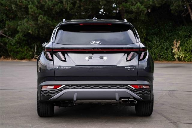 2023 Hyundai Tucson NX4e 1.6T GDI Elite AWD DCT on handshake