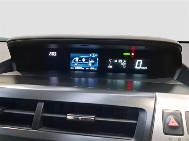 image-18, 2015 Toyota Prius Alpha 1.8 Hybrid S 5 Seater at Dunedin