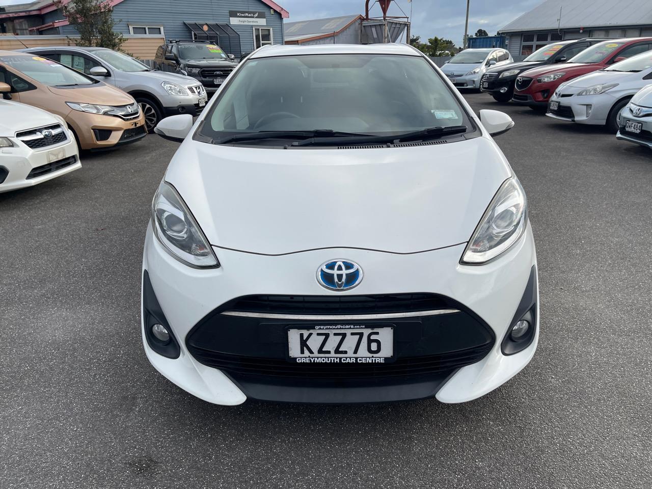 image-1, 2017 Toyota Prius C SX 1.5PH/CVT at Greymouth