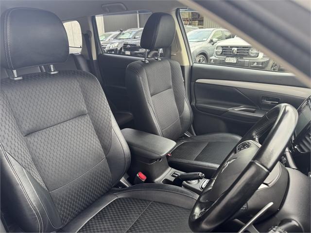image-5, 2013 Mitsubishi Outlander at Dunedin