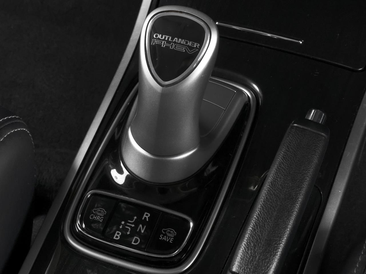 image-12, 2015 Mitsubishi Outlander PHEV G 4WD 'Facelift' at Christchurch