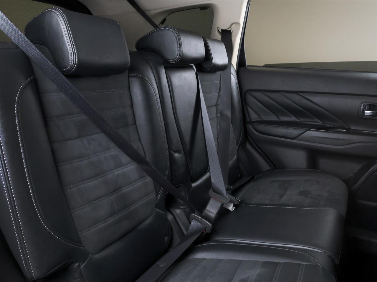image-18, 2015 Mitsubishi Outlander PHEV G 4WD 'Facelift' at Christchurch