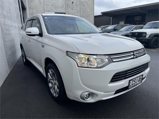 image-3, 2013 Mitsubishi Outlander at Dunedin
