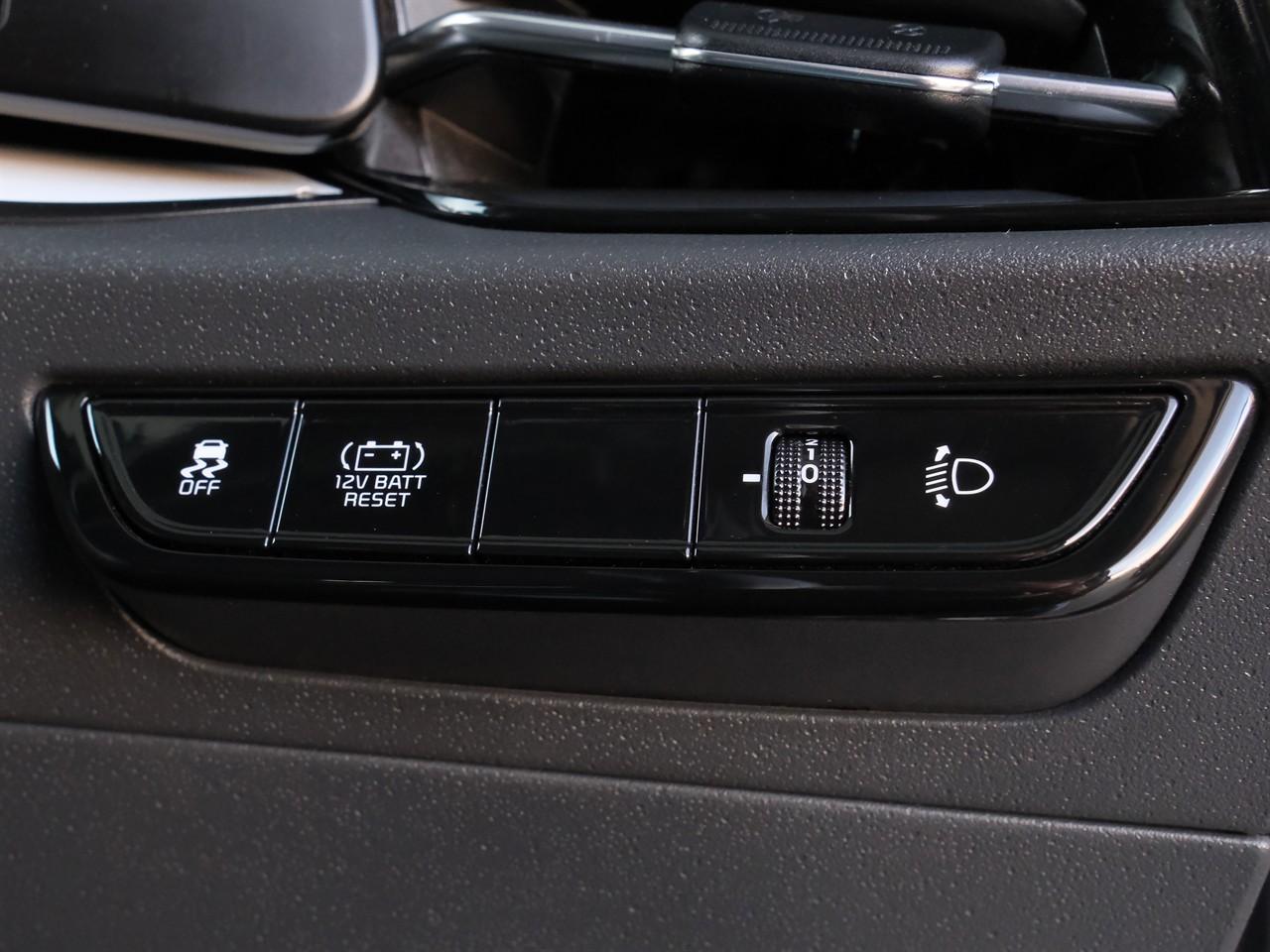 image-14, 2023 Kia Niro Light 1.6lt Hybrid 'NZ New' at Christchurch