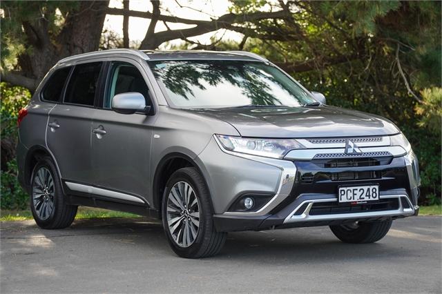 image-0, 2022 Mitsubishi Outlander LS 2.4 4x4 7-seats at Dunedin