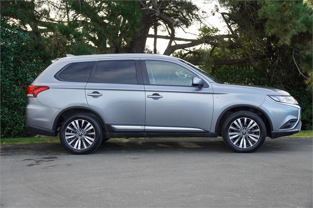 image-1, 2022 Mitsubishi Outlander LS 2.4 4x4 7-seats at Dunedin