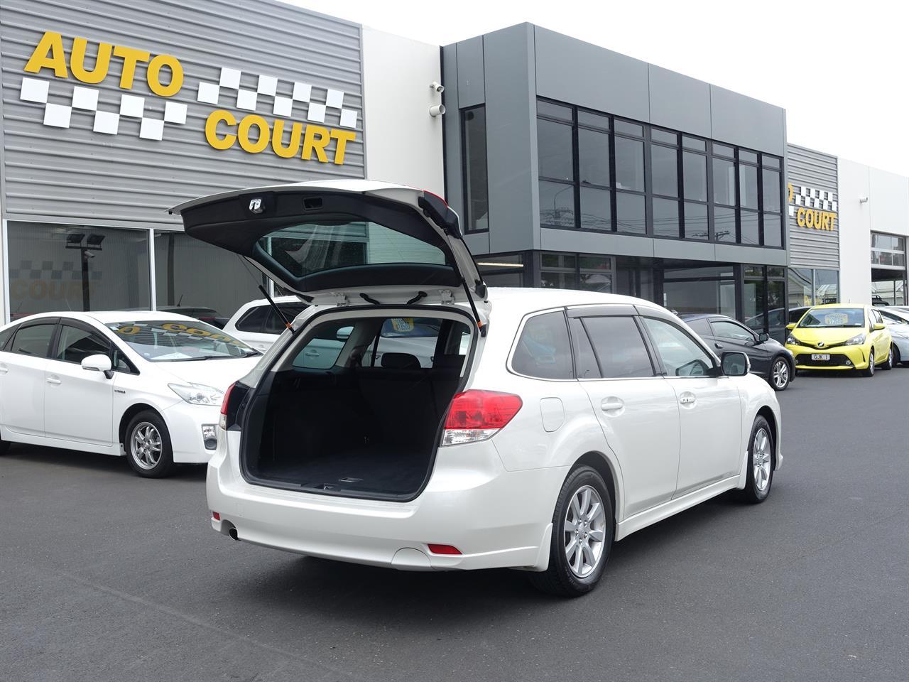 image-14, 2009 Subaru Legacy 2.5i AWD at Dunedin