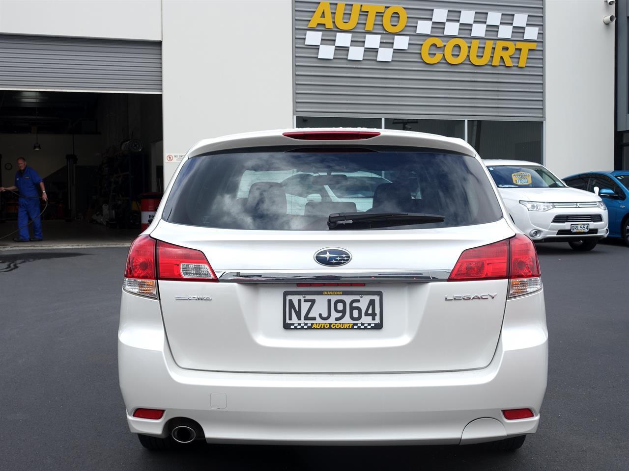 image-18, 2009 Subaru Legacy 2.5i AWD at Dunedin