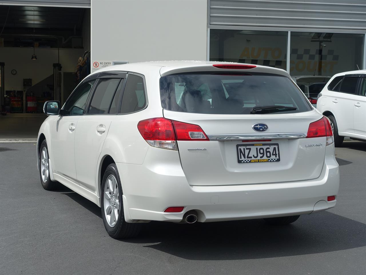 image-17, 2009 Subaru Legacy 2.5i AWD at Dunedin