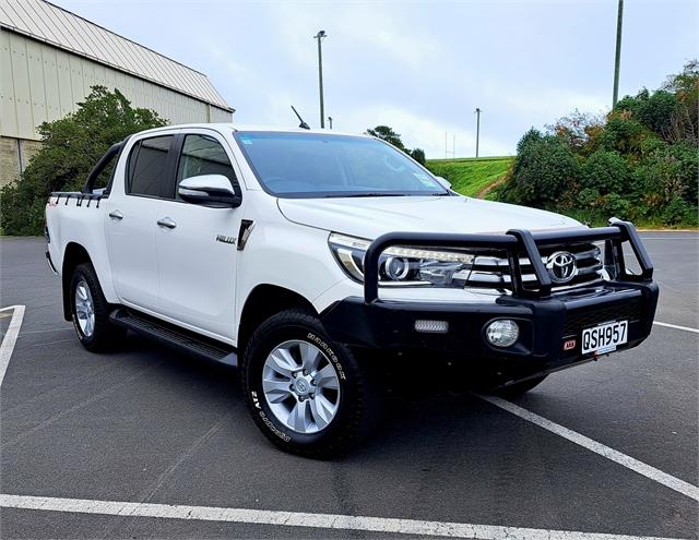 image-0, 2016 Toyota Hilux SR5 4WD at Dunedin