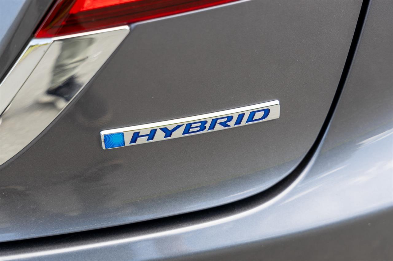 image-6, 2017 Honda Jade Hybrid with 6 seats at Dunedin