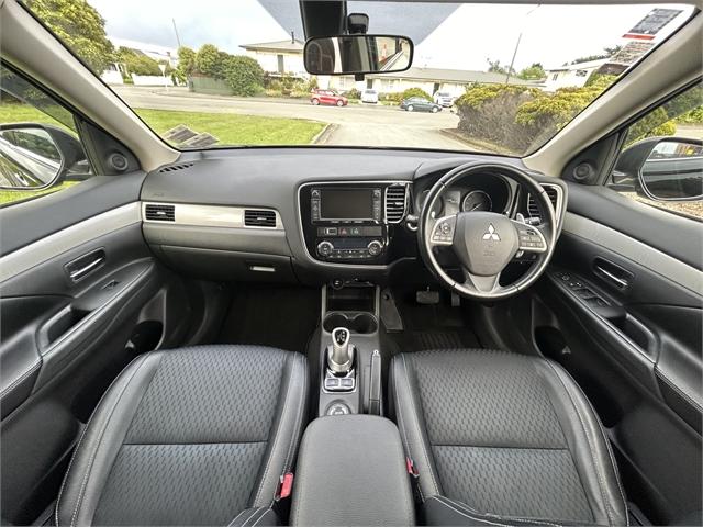 image-11, 2013 Mitsubishi Outlander at Invercargill