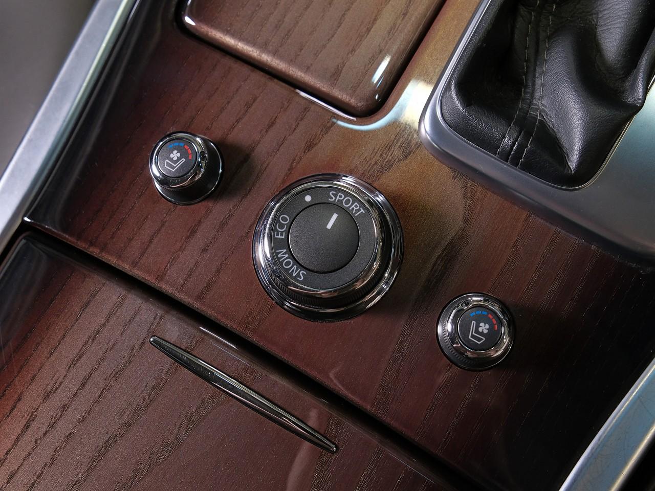 image-13, 2012 Nissan FUGA Hybrid 3.5lt 'VIP Package' at Christchurch