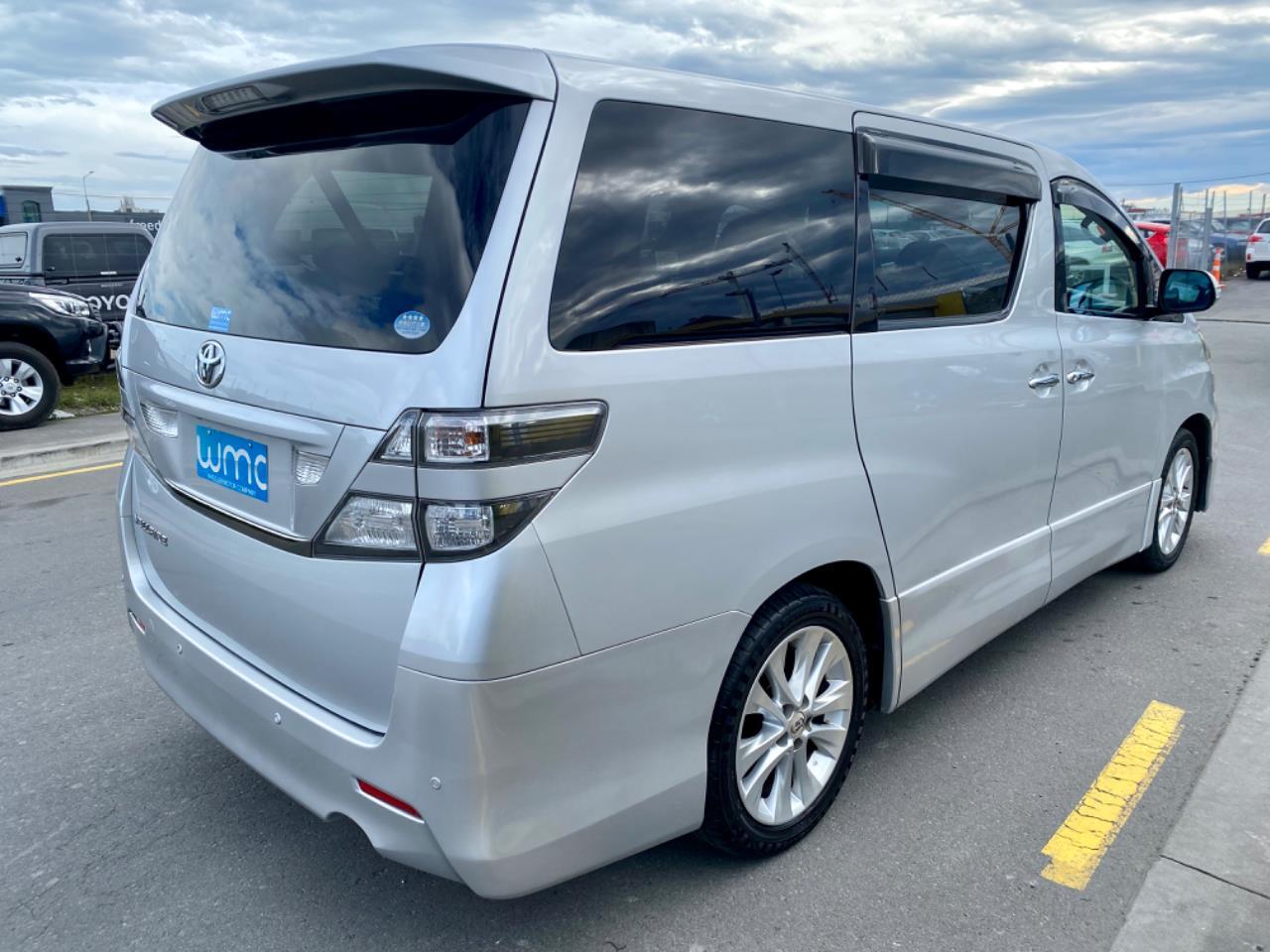 Toyota vellfire 2009