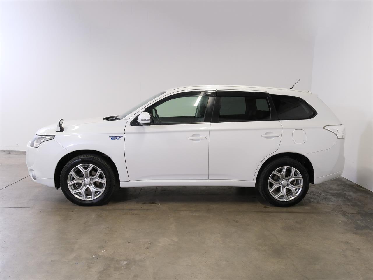 image-4, 2014 Mitsubishi Outlander PHEV 4WD G-Package at Christchurch