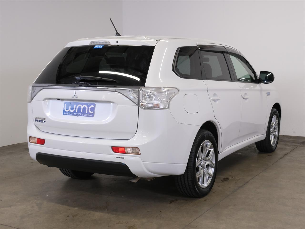 image-7, 2014 Mitsubishi Outlander PHEV 4WD G-Package at Christchurch