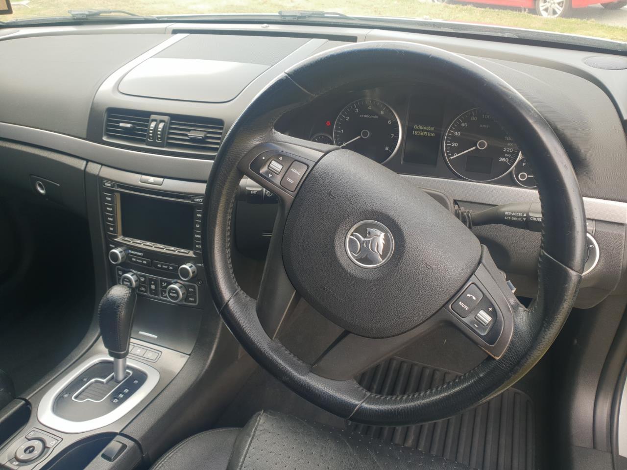 image-11, 2007 Holden COMMODORE CALAIS-V SEDAN V8 AT at Christchurch