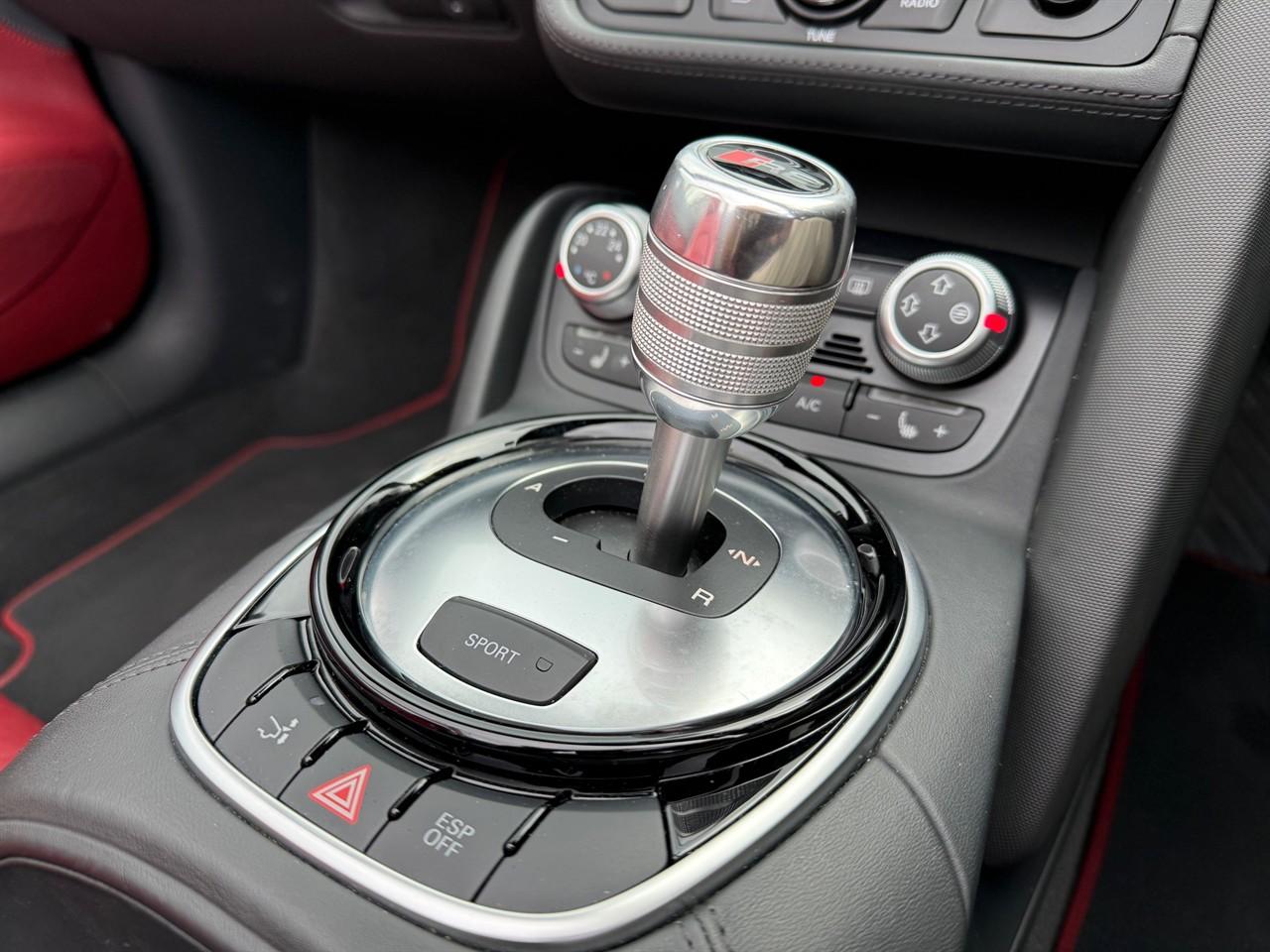 image-10, 2015 Audi R8 4.2 V8 FSI Spyder S-Tronic Quattro at Christchurch