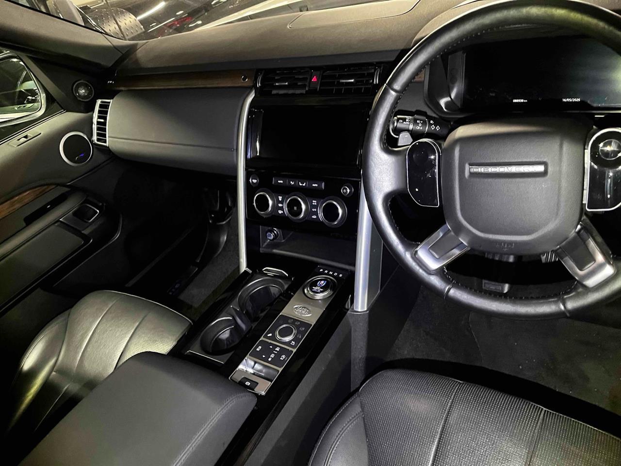 image-6, 2019 LandRover Discovery 5 HSE 3.0 Td6 RWC 2019 Ed at Christchurch